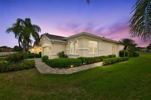1907 Sterling Glen Ct, SUN CITY CENTER, FL, 33573-3828 | Card Image