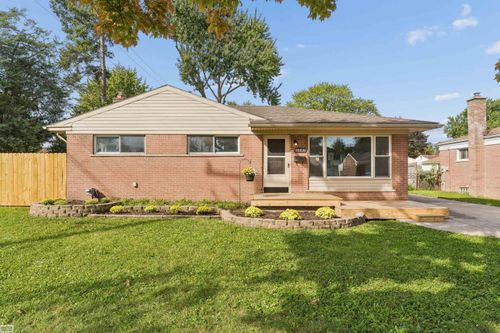 35831 Rewa St, Clinton Twp, MI, 48035-2756 | Card Image