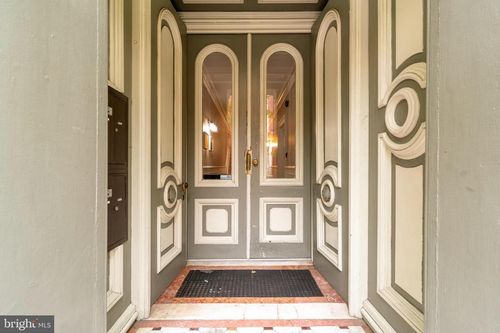 apt-3-512 Cathedral St, BALTIMORE, MD, 21201-5094 | Card Image