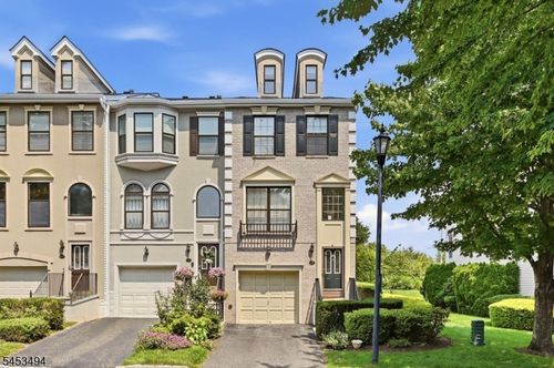 427 Hartford Dr, Nutley, NJ, 07110-3940 | Card Image