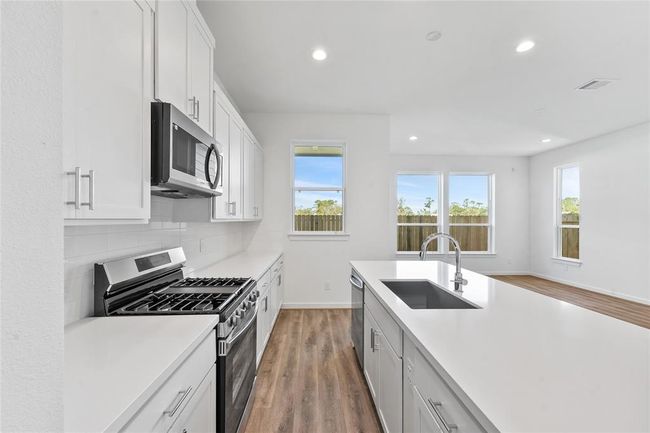 *Photos of similar plan with finish package 2 | Image 9