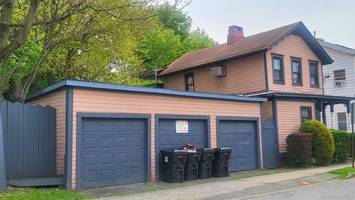 41 Conklin St, Poughkeepsie, NY, 12601-2422 | Card Image