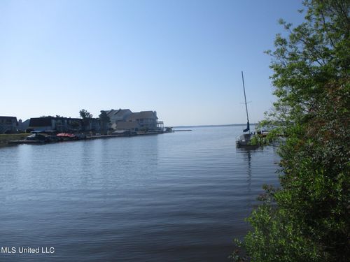 147 Overlook Pointe Dr, Ridgeland, MS, 39157-8614 | Card Image