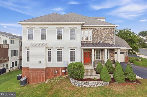 47616 Paulsen Sq, STERLING, VA, 20165-5182 | Card Image