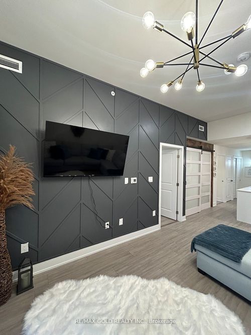 403-121 Mary St, Creemore, ON, L0M1G0 | Card Image