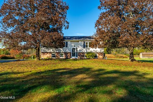 275 Middleline Rd, Ballston Spa, NY, 12020-3305 | Card Image