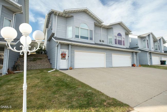 1720 N 26 Th St, Condo with 3 bedrooms, 2 bathrooms and null parking in Bismarck ND | Image 11