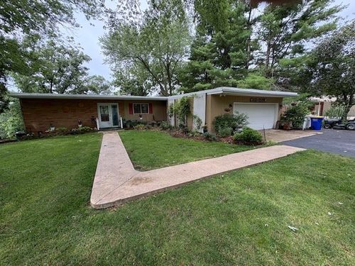 2119 Lakeview Ridge Dr Ne, Solon, IA, 52333-8943 | Card Image