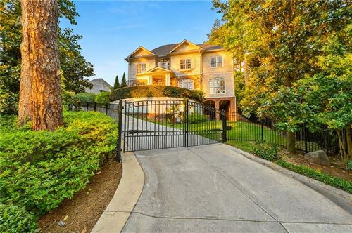 982 Canter Rd Ne, Atlanta, GA, 30324-2501 | Card Image