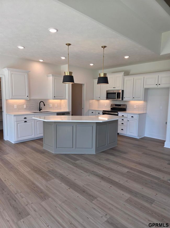 7710 S 198 Th Ave, House other with 3 bedrooms, 2 bathrooms and 3 parking in Gretna NE | Image 8