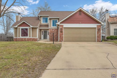 2904 Atchison Cir, Lawrence, KS, 66047-3949 | Card Image