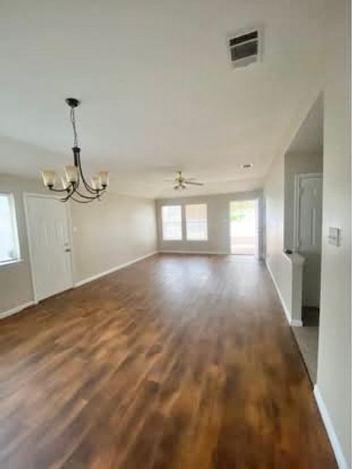 b-8725 Talyne Chaise Cir, Austin, TX, 78729-3787 | Card Image