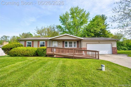 4064 Sheraton Dr, Flint, MI, 48532-3555 | Card Image