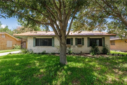 830 Crestview Dr, Corpus Christi, TX, 78412-3136 | Card Image
