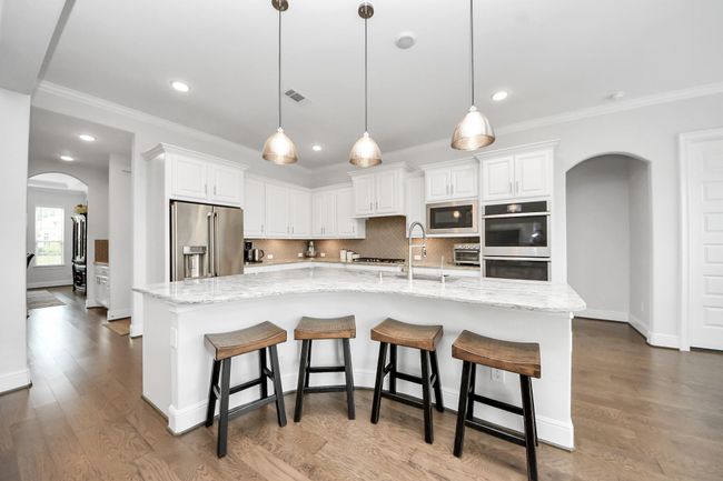 Very large Kitchen Island perfect for hosting large gatherings | Image 15