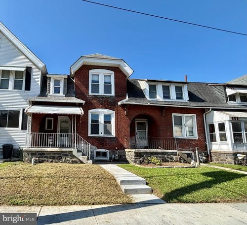 17 Walnut St, MARCUS HOOK, PA, 19061-4633 | Card Image