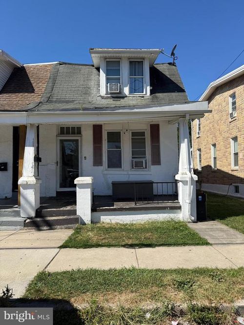 752 Mckenzie St, YORK, PA, 17401-3120 | Card Image
