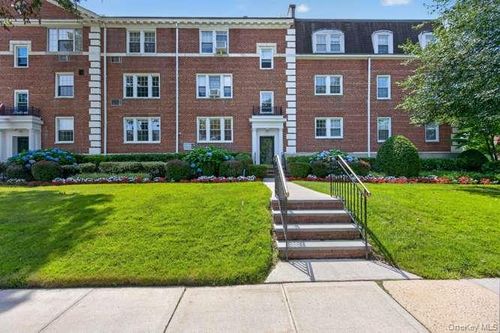 h3-22 Hamilton Pl, Garden City, NY, 11530-5906 | Card Image