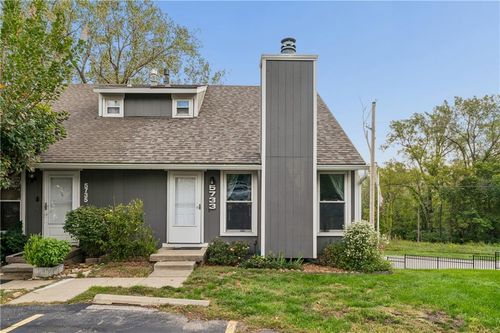 5733 N London Ave, Kansas City, MO, 64151-2638 | Card Image