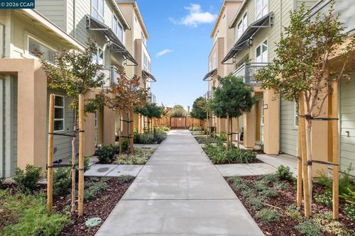 27261 Cosmo Ct, Hayward, CA, 94544-4159 | Card Image