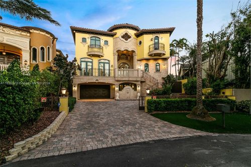 2306 Bay Dr, Pompano Beach, FL, 33062-2915 | Card Image