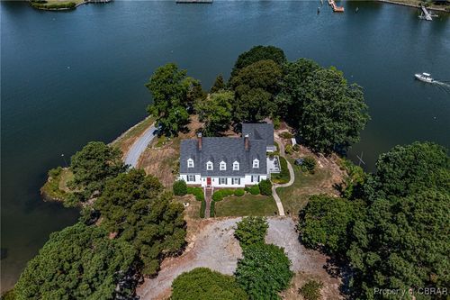 498 Seaboard Dr, Reedville, VA, 22539-4128 | Card Image