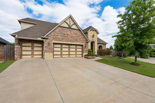 1314 Ladera Circle, Moore, OK, 73160 | Card Image
