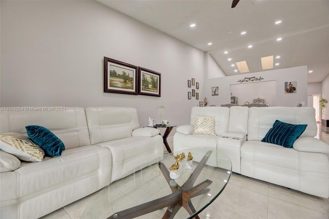 3531 Inverrary Blvd W, Home with 3 bedrooms, 2 bathrooms and null parking in Lauderhill FL | Image 14