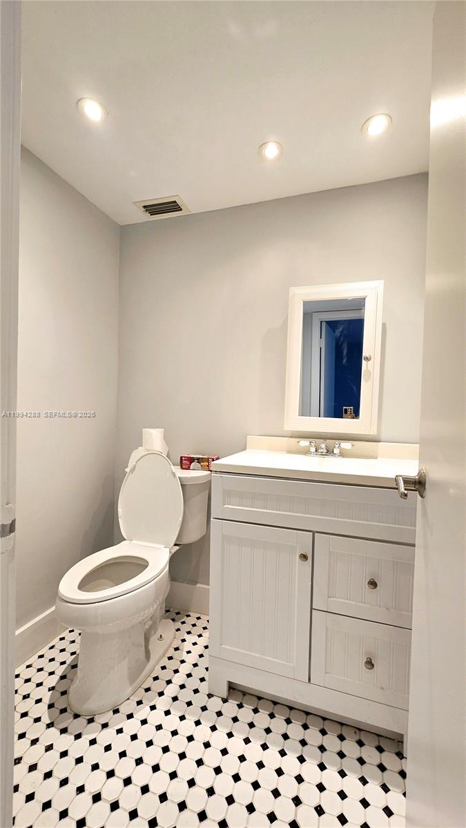 Residential Lease in Hollywood 3