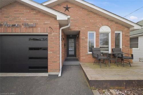 70 Avenue Rd, Cambridge, ON, N1R1B9 | Card Image