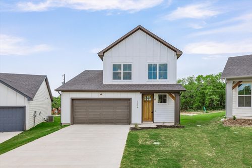 1204 Chestnut Ct, Runaway Bay, TX, 76426-9451 | Card Image