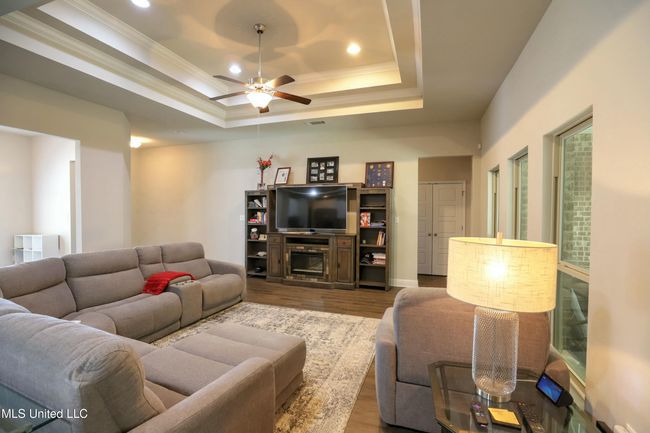 Living Room | Image 8