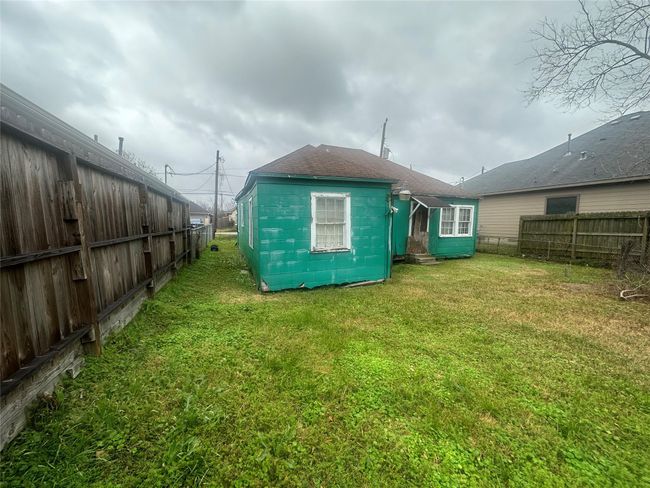 8110 Gladstone St, House other with 3 bedrooms, 1 bathrooms and null parking in Houston TX | Image 10