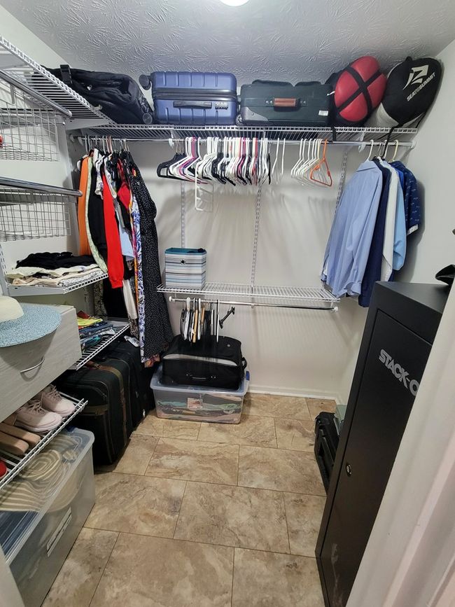Walk-in Closet | Image 56