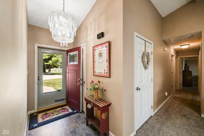 4x9 Entry foyer | Image 3