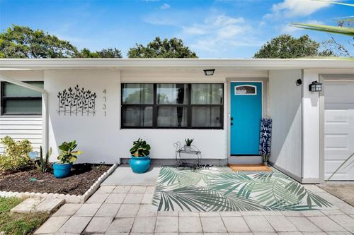 4731 W Montgomery Ave, TAMPA, FL, 33616-1047 | Card Image