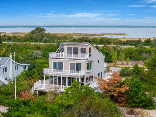 240 Oak Beach Rd, Babylon, NY, 11702 | Card Image
