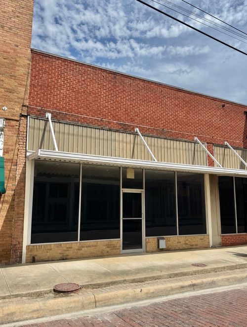 114 N Commerce St, Gainesville, TX, 76240-3912 | Card Image