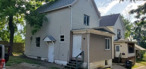 109 Kent Ct, Akron, OH, 44305-2519 | Card Image