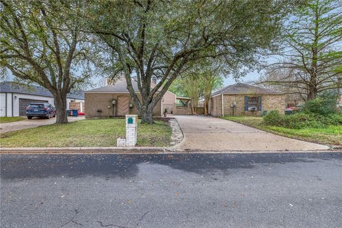 8118 Butler Ridge Dr, College Station, TX, 77845-4153 | Card Image