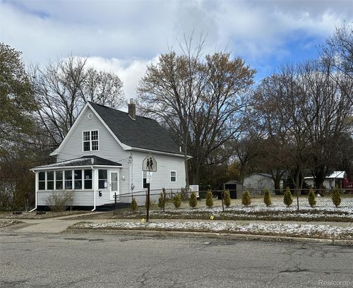 179 Lake St, Pontiac, MI, 48341-2127 | Card Image