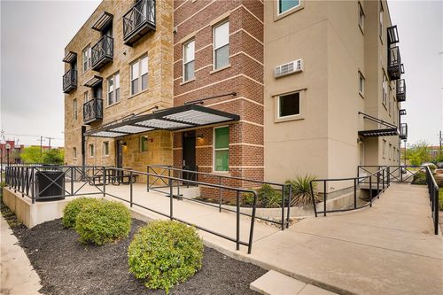 apt-210-1000 Lipscomb St, Fort Worth, TX, 76104-3182 | Card Image