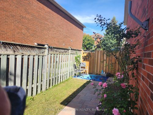 125 Hearne Cres, Ajax, ON, L1T3R4 | Card Image