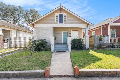 4419 Avenue Q 1/2, Galveston, TX, 77550-7342 | Card Image