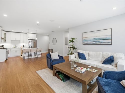 27-45 L St, Boston, MA, 02127-4721 | Card Image