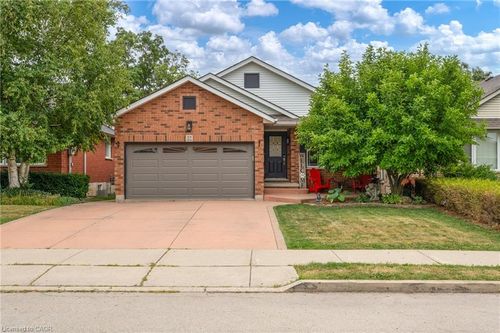 31 Bolzano Crt, Hamilton, ON, L8W3W7 | Card Image