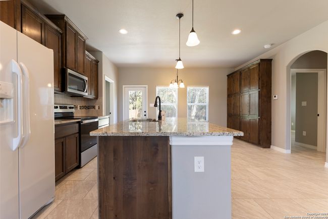 1407 Tanglewood Trl, House other with 3 bedrooms, 2 bathrooms and null parking in Spring Branch TX | Image 6
