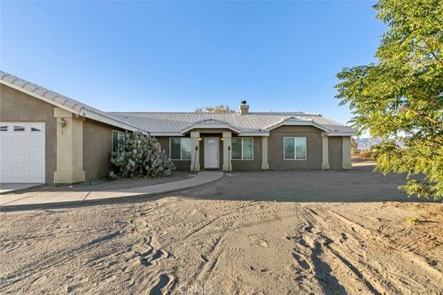 4427 Begonia Rd, Phelan, CA, 92371-6856 | Card Image