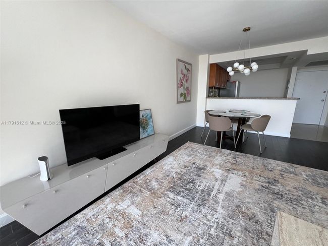 APT-2102 - 2030 S Ocean Dr, Condo with 1 bedrooms, 1 bathrooms and null parking in Hallandale Beach FL | Image 5