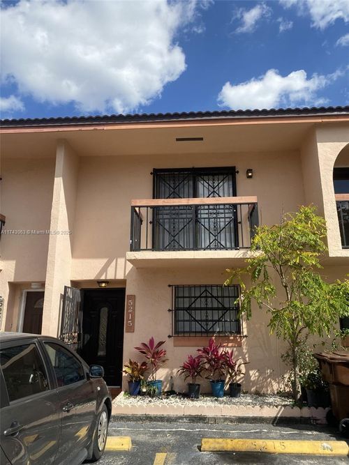804-5215 W 25th Ct, Hialeah, FL, 33016-4072 | Card Image